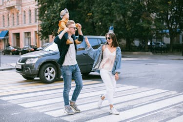 Частная пешеходная экскурсия с гидом по Хельсингру для семей